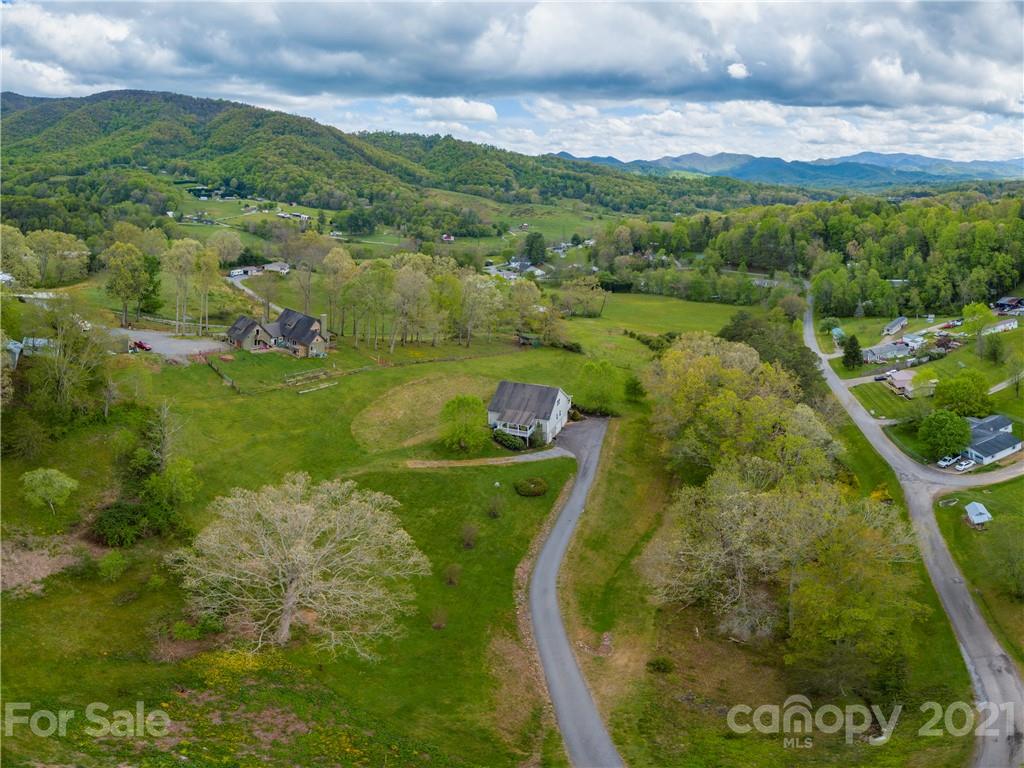 56 Porters Ridge Canton, NC 28716 - Photo 31 of 32 a view of a city