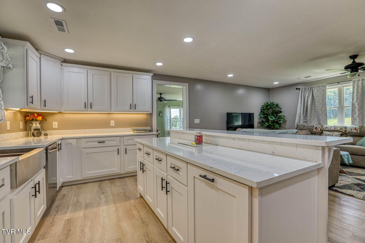 188 Meadow View Road Rogersville, TN 37857 - Photo 12 of 61 188 Meadowview MLSb (10 of 35)