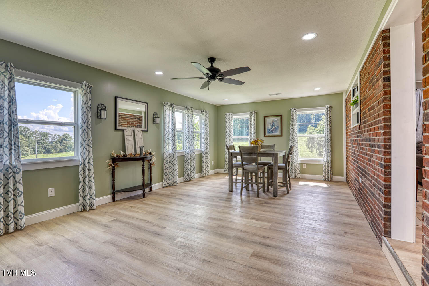 188 Meadow View Road Rogersville, TN 37857 - Photo 14 of 61 188 Meadowview MLSb (12 of 35)