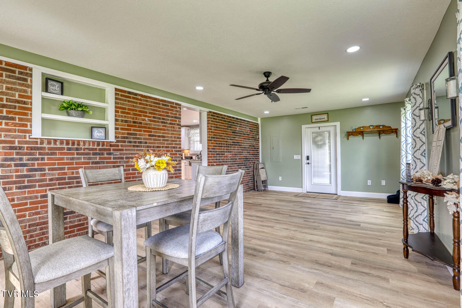 188 Meadow View Road Rogersville, TN 37857 - Photo 16 of 61 188 Meadowview MLSb (14 of 35)