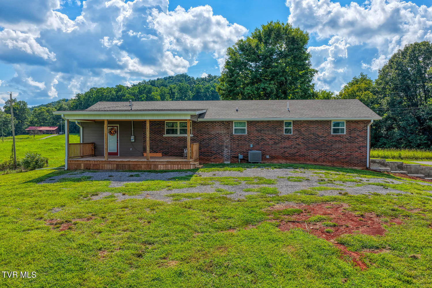 188 Meadow View Road Rogersville, TN 37857 - Photo 2 of 61 188 Meadowview MLSa (8 of 27)