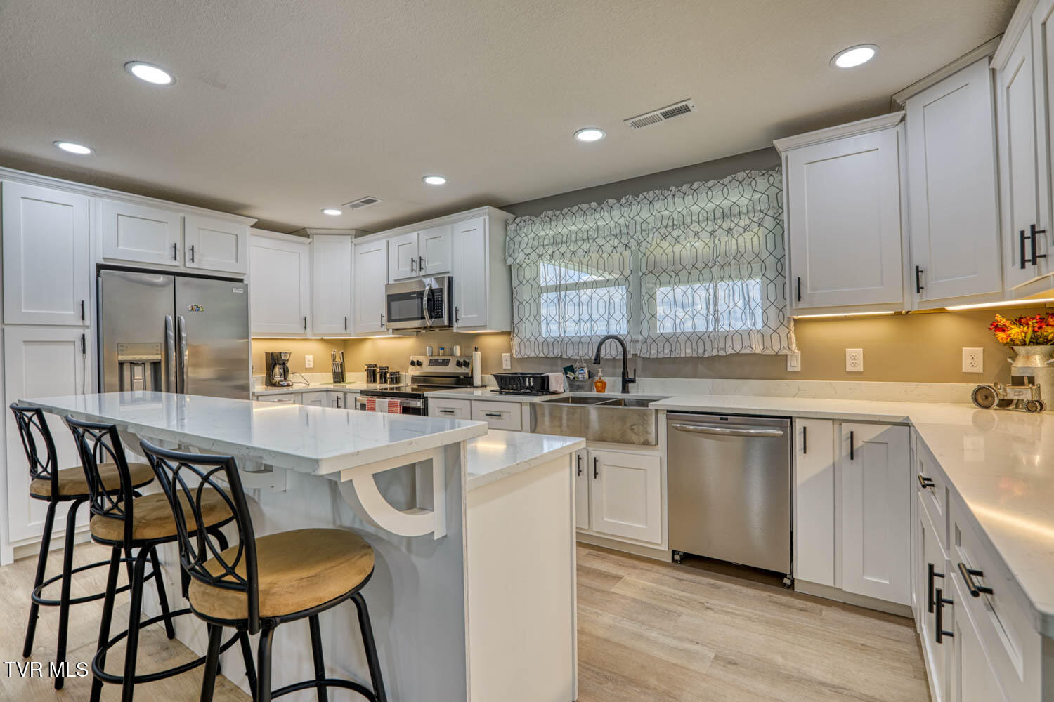 188 Meadow View Road Rogersville, TN 37857 - Photo 7 of 61 188 Meadowview MLSb (5 of 35)