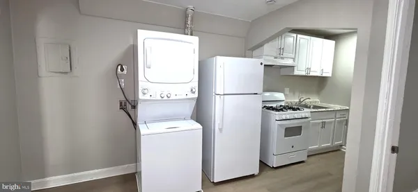 $1,800 | 3207 11th Place Southeast, Unit 2, Washington, DC 20032