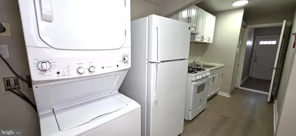 $1,800 | 3207 11th Place Southeast, Unit 2, Washington, DC 20032