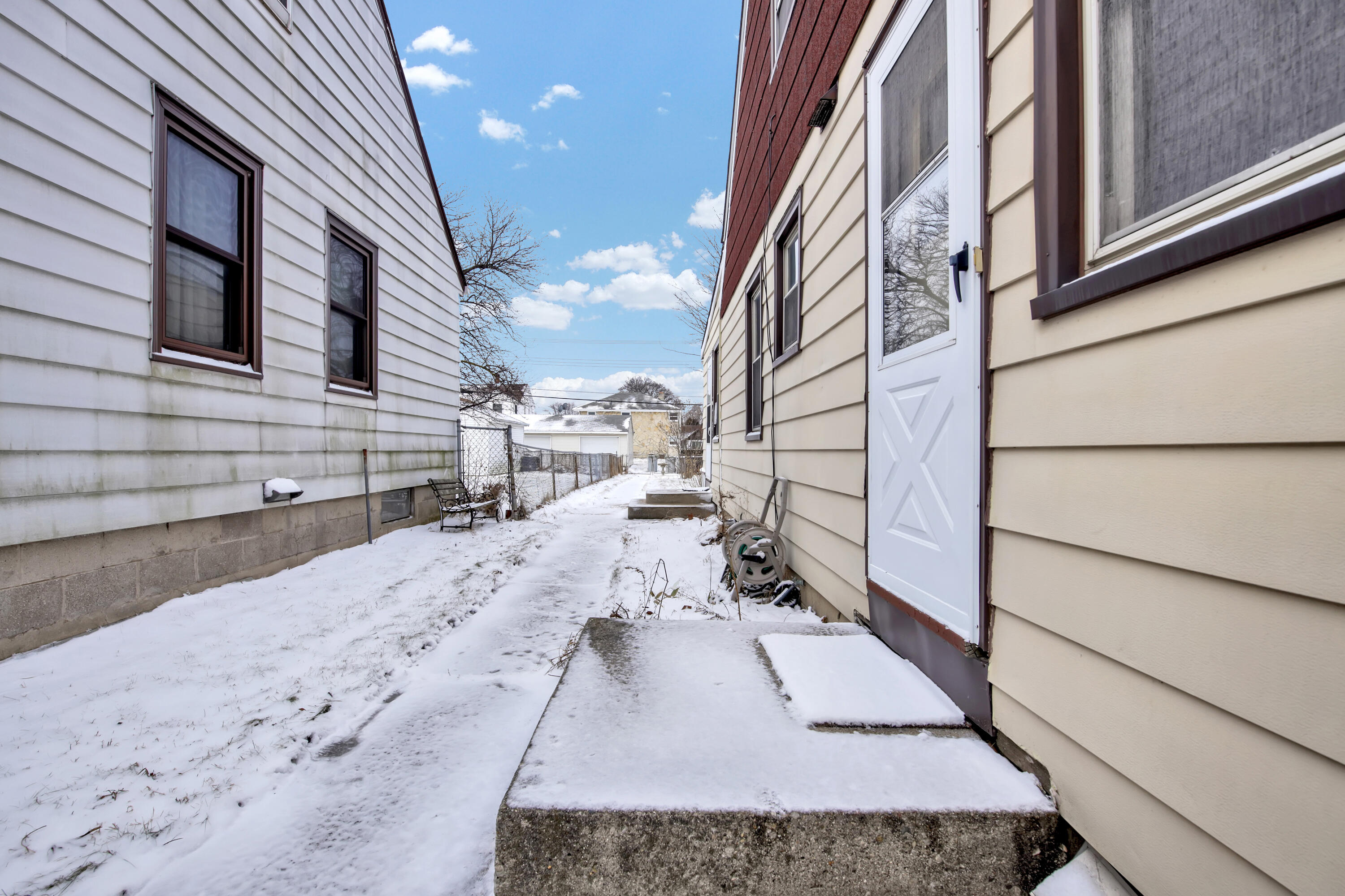 4853 North 90th Street Milwaukee, WI 53225 - Photo 17 of 26 4853 n 90th st-21