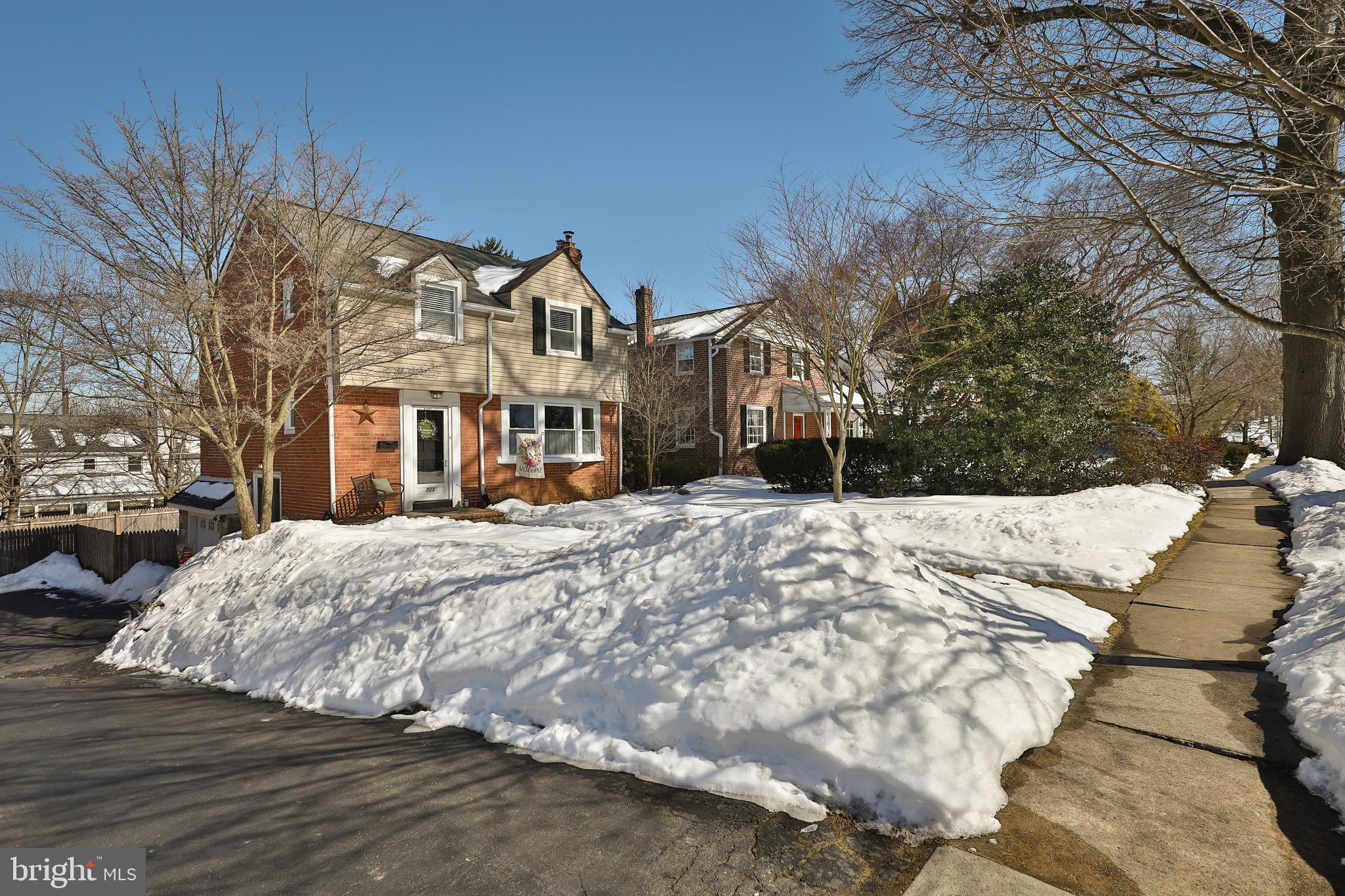 725 Brooke Road Glenside, PA 19038 - Photo 3 of 31 Gallery Image 3