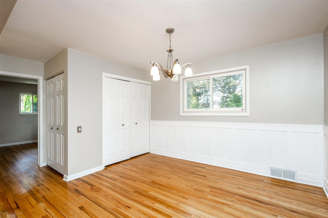 21737 River Road Grosse Pointe, MI 48236 - Photo 23 of 53 50025521-24.JPG