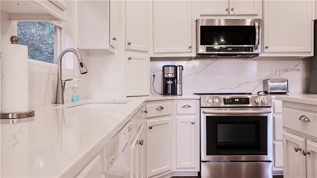 144 Southeast 250th Road Warrensburg, MO 64093 - Photo 3 of 51