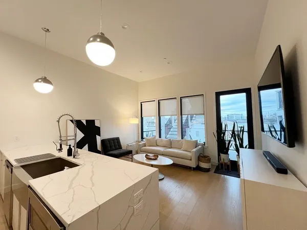 $3,600 | 360 Meridian Street, Unit 7, Boston, MA 02128