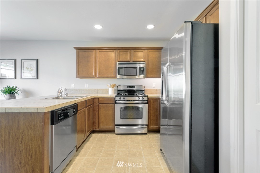 4228 166th Place Southeast Bothell, WA 98012 - Photo 9 of 28