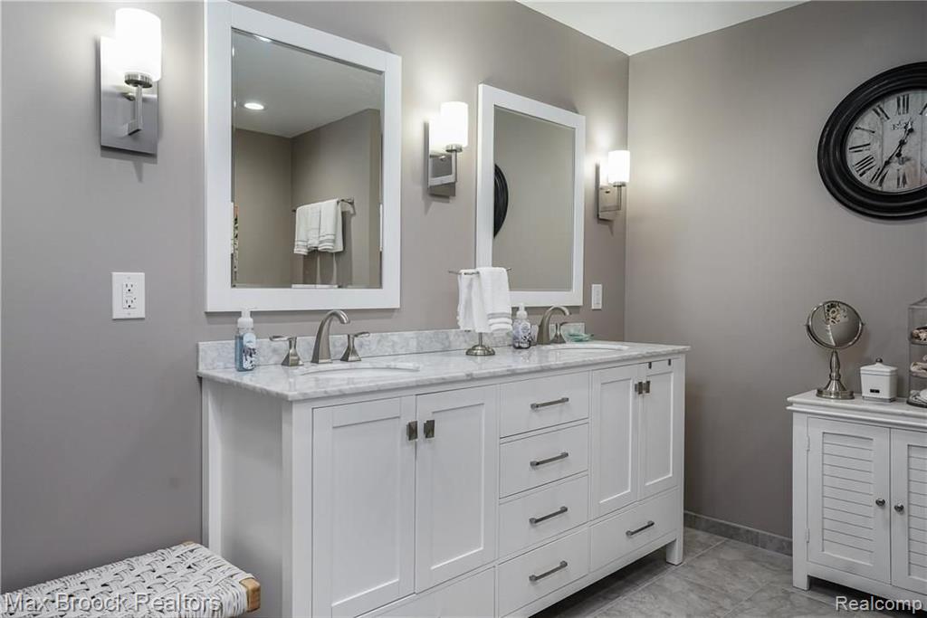 36186 Fredericksburg Road Farmington Hills, MI 48331 - Photo 18 of 38