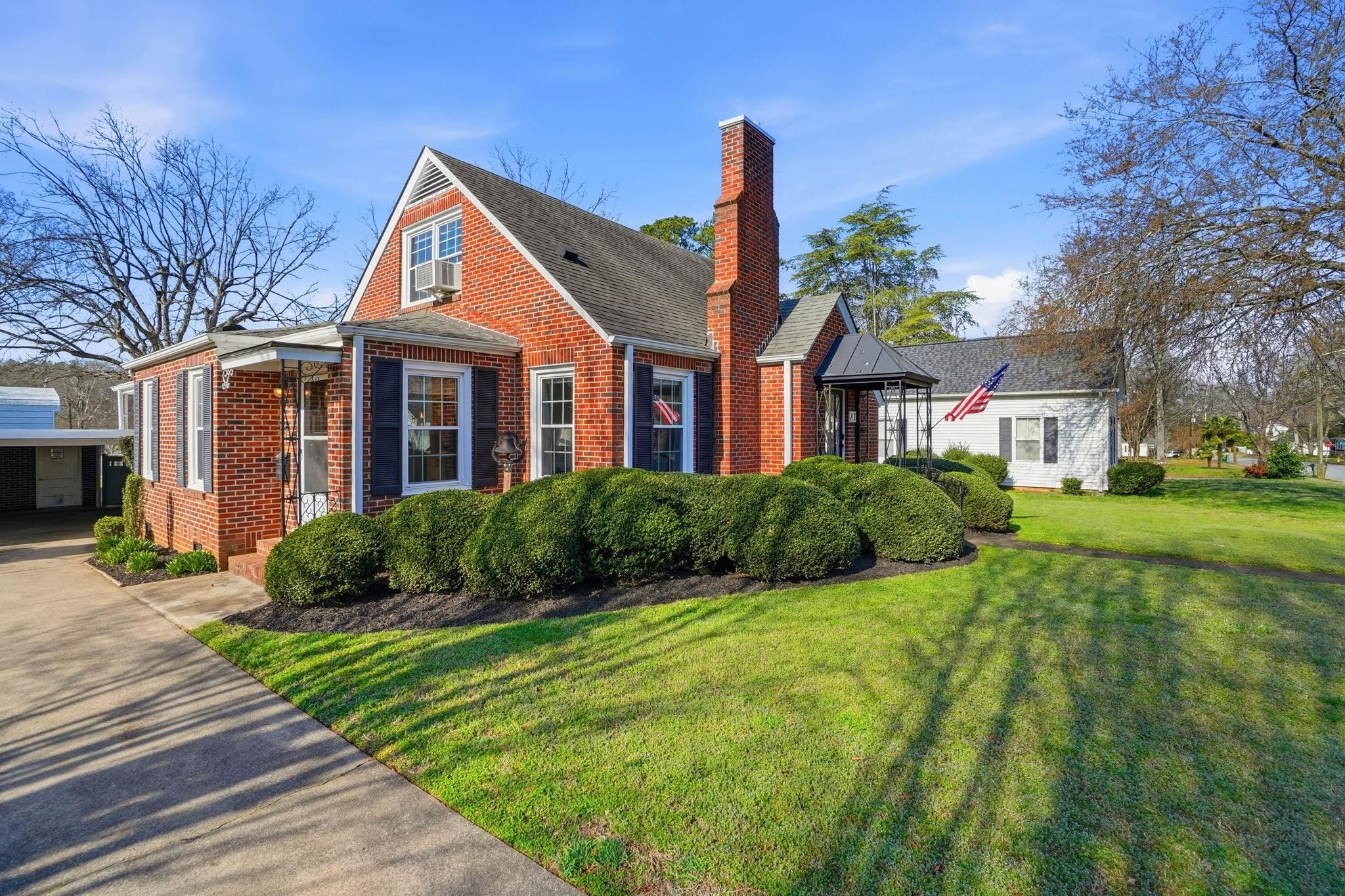 208 East Fairview Avenue Gaffney, SC 29340 - Photo 4 of 43