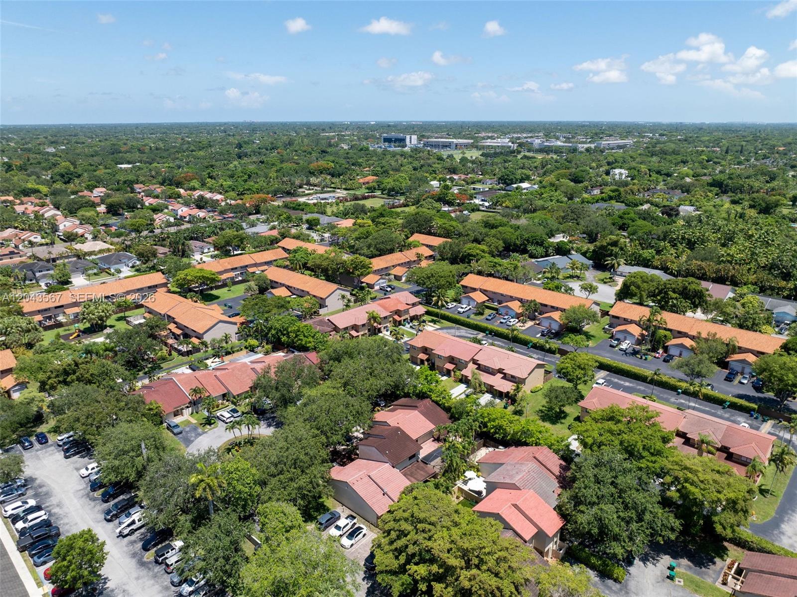 11527 Southwest 90th Street Miami, FL 33176 - Photo 6 of 26