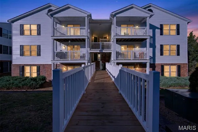 $159,900 | 2514 Coppergate Square Drive, Unit K, St. Louis, MO 63129
