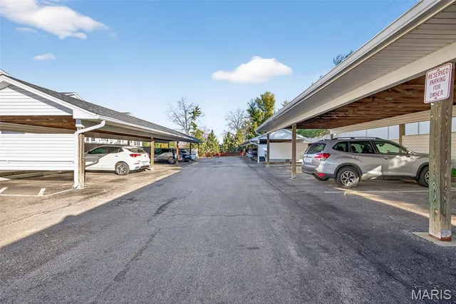 $159,900 | 2514 Coppergate Square Drive, Unit K, St. Louis, MO 63129