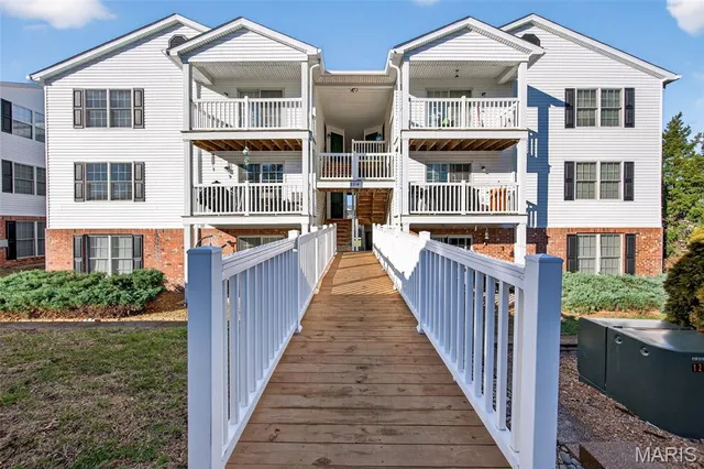 $159,900 | 2514 Coppergate Square Drive, Unit K, St. Louis, MO 63129