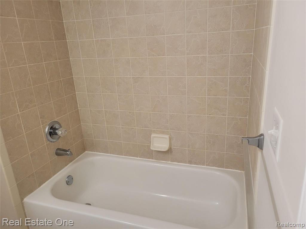 3562 Tremonte Circle, Unit 127 Rochester, MI 48306 - Photo 19 of 28