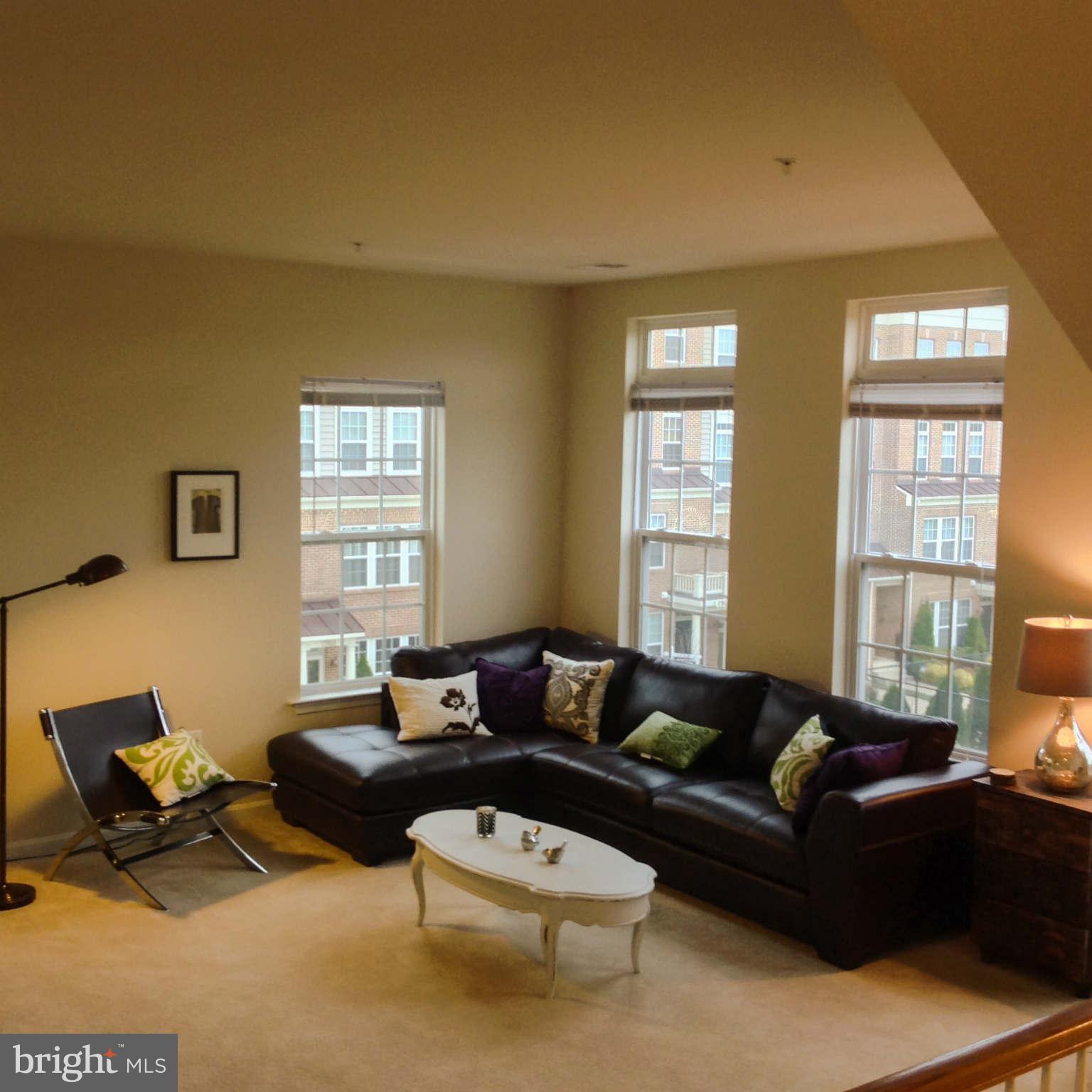 1864 B Monocacy View Circle, Unit 56B Frederick, MD 21701 - Photo 2 of 30 Living Room