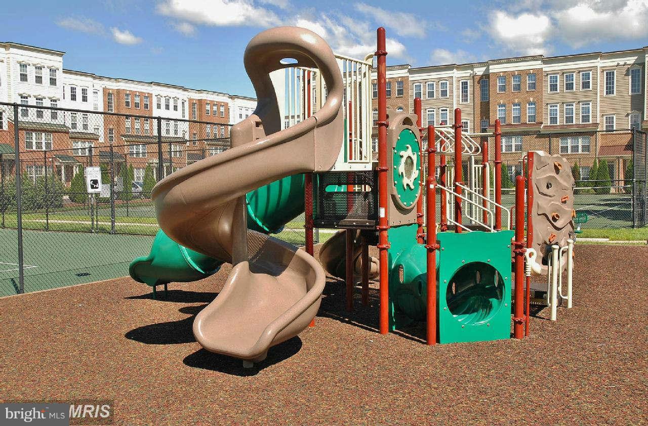 1864 B Monocacy View Circle, Unit 56B Frederick, MD 21701 - Photo 23 of 30 Community