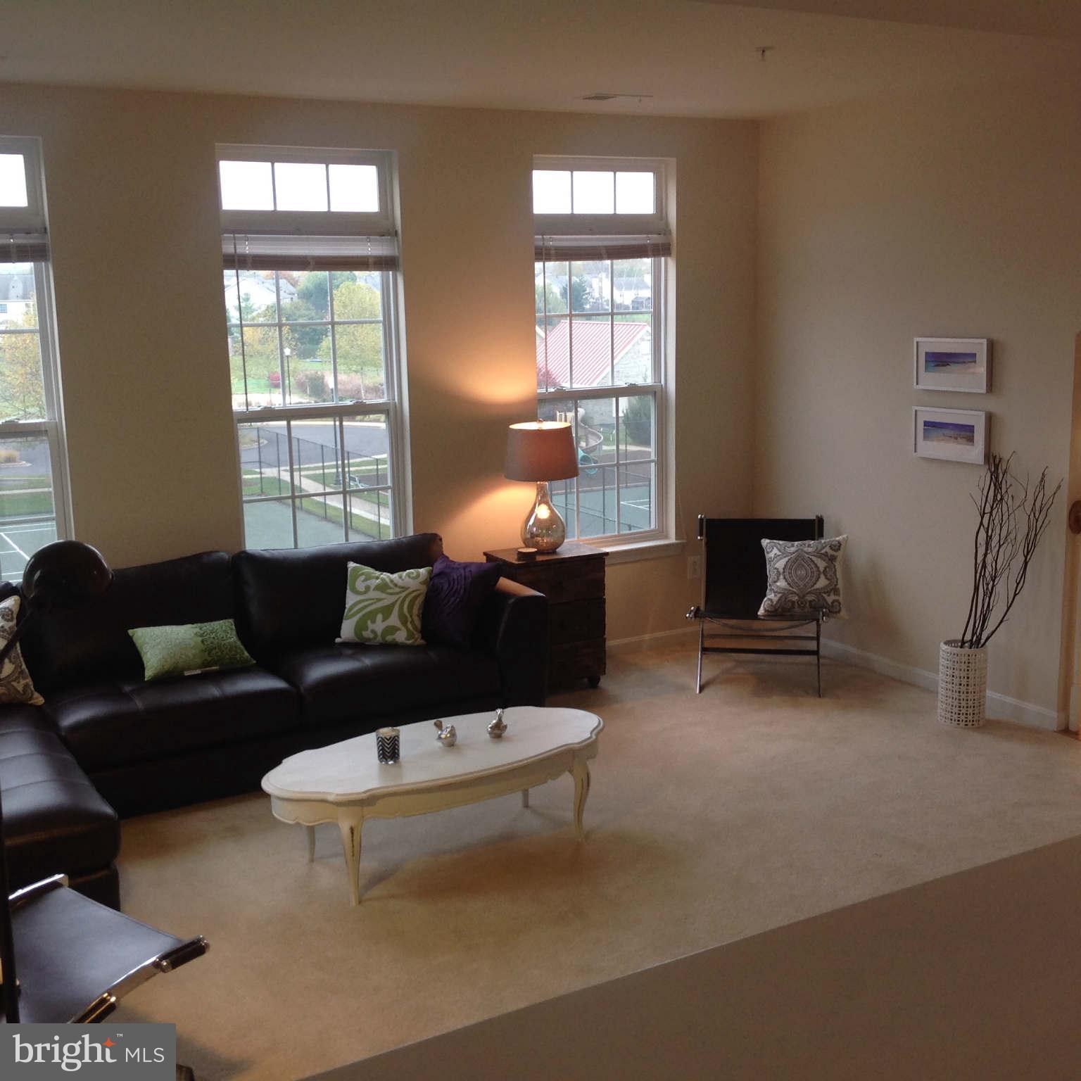 1864 B Monocacy View Circle, Unit 56B Frederick, MD 21701 - Photo 3 of 30 Living Room