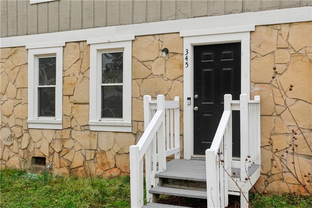 345 Red Oak Run Southwest Marietta, GA 30008 - Photo 2 of 28