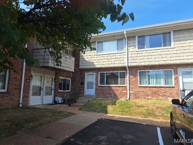 $173,000 | 10819 Carroll Wood Way, St. Louis, MO 63128