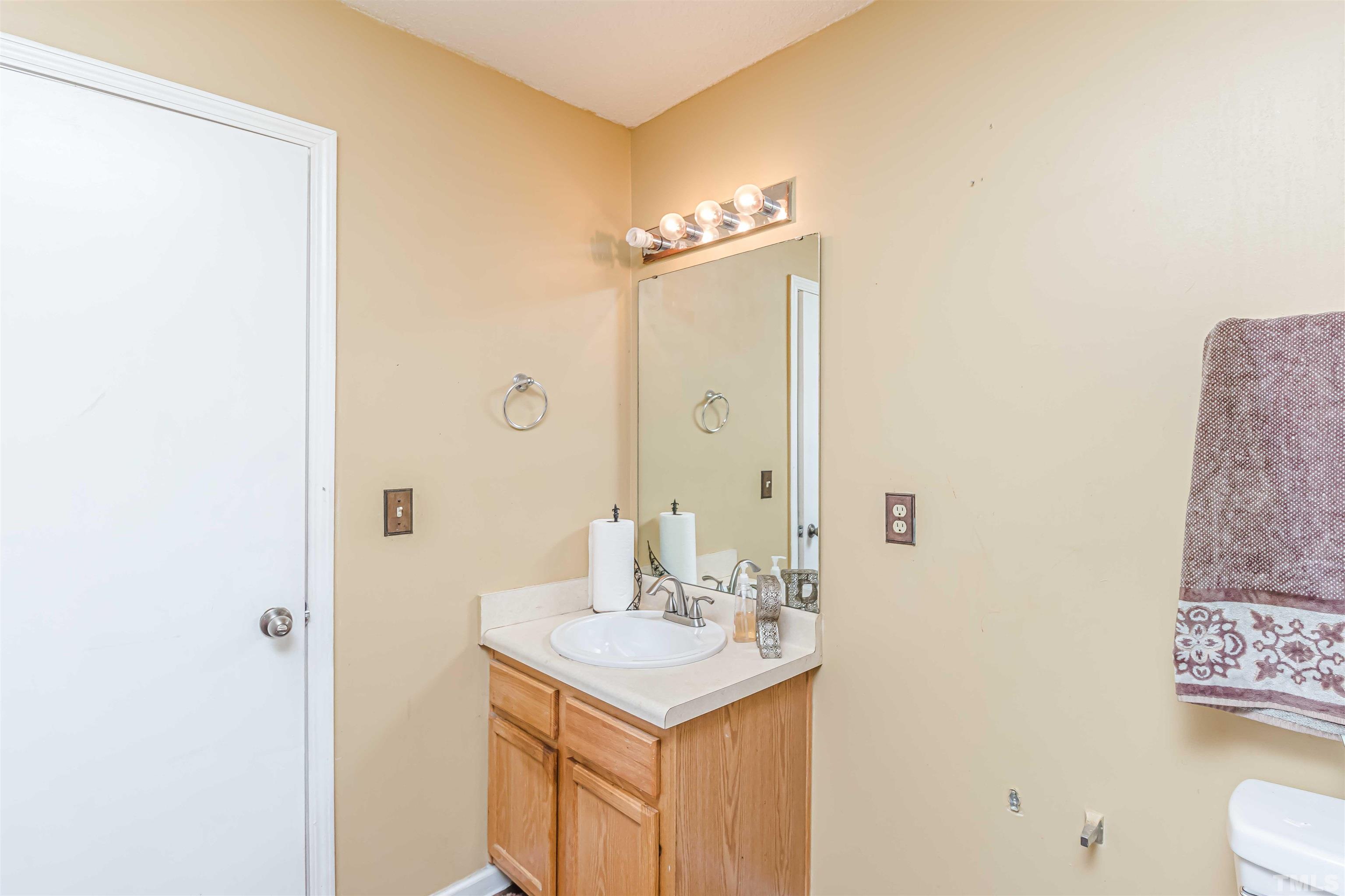 2443 Quarry Ridge Lane Raleigh, NC 27610 - Photo 14 of 26