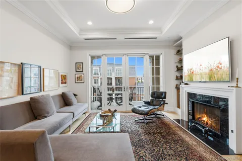 $1,798,000 | 6000 Royal Court, Unit 6202, North Hills, NY 11040