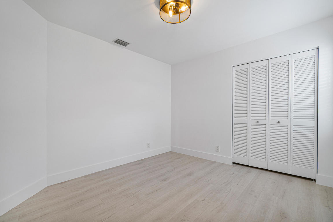 5328 Buckhead Circle, Unit 2020 Boca Raton, FL 33486 - Photo 14 of 30 Guest Room