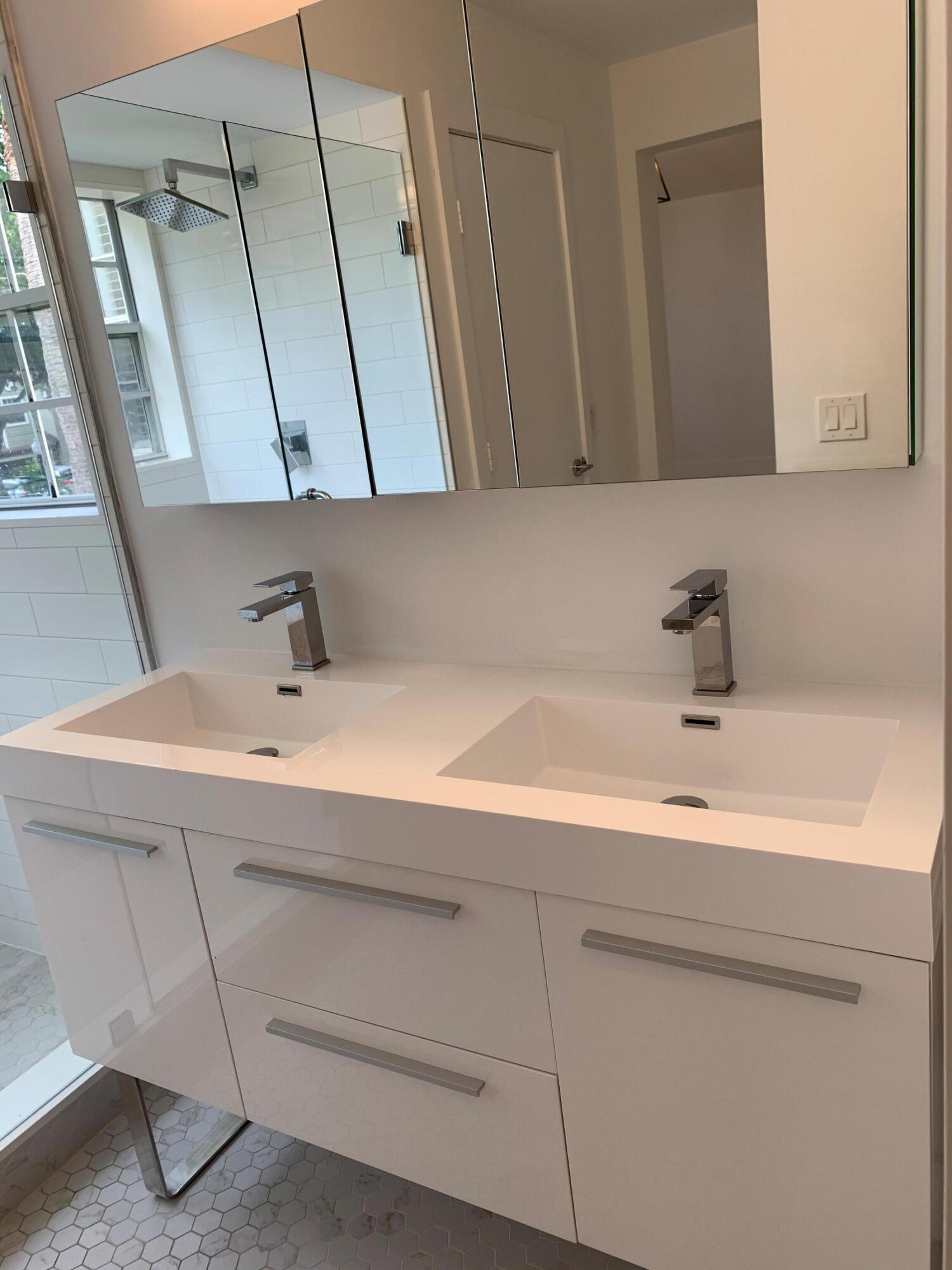 5328 Buckhead Circle, Unit 2020 Boca Raton, FL 33486 - Photo 26 of 30 Master Vanity