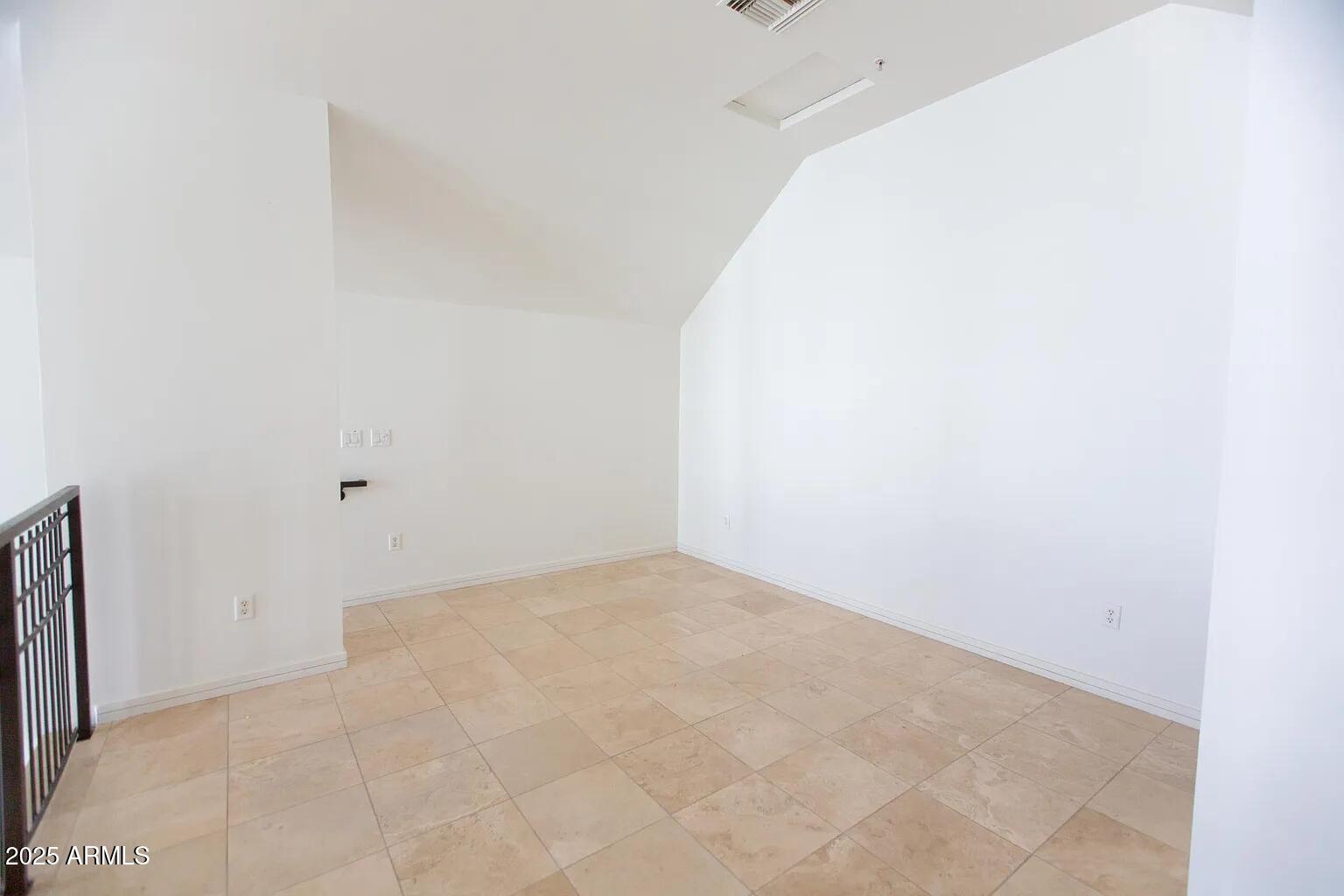 215 East McKinley Street, Unit 408 Phoenix, AZ 85004 - Photo 10 of 19 a view of room