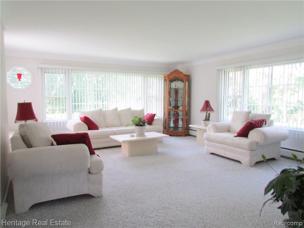 1180 South Boulevard Rochester, MI 48309 - Photo 2 of 28