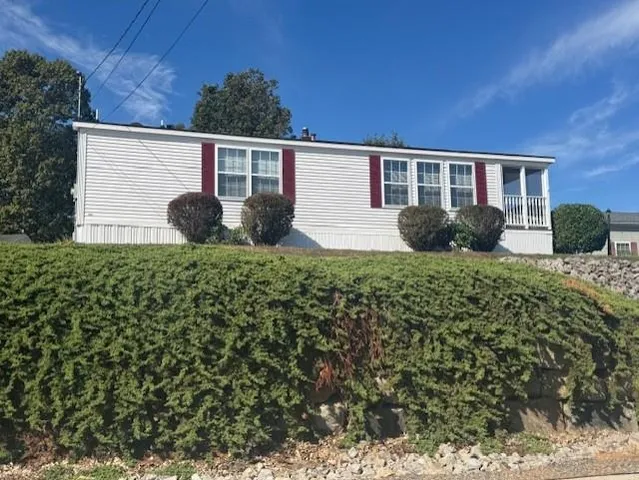 $289,900 | 8 Ians Path, Hampstead, NH 03841