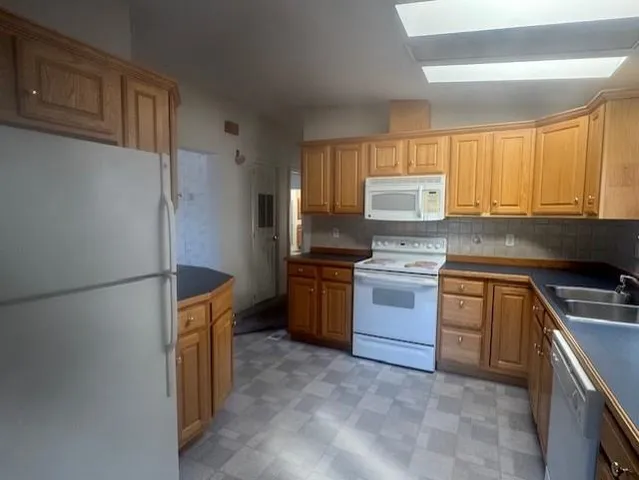 $289,900 | 8 Ians Path, Hampstead, NH 03841