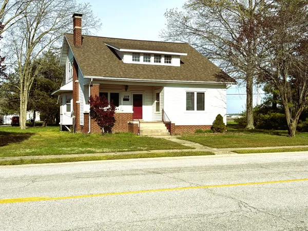 $169,500 | 109 South Broadway, Hoffman, IL 62250