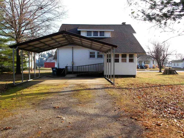 $189,000 | 109 South Broadway, Hoffman, IL 62250