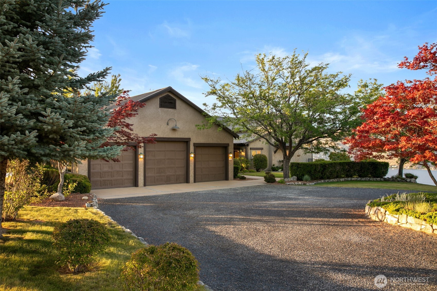 340 Hawks Meadow Road Chelan, WA 98816 - Photo 6 of 40