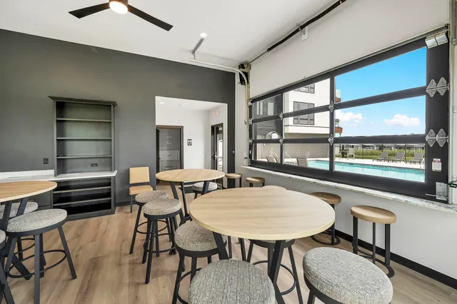 $1,400,000 | 433 Aldon Circle, Unit 403, Ashwaubenon, WI 54304