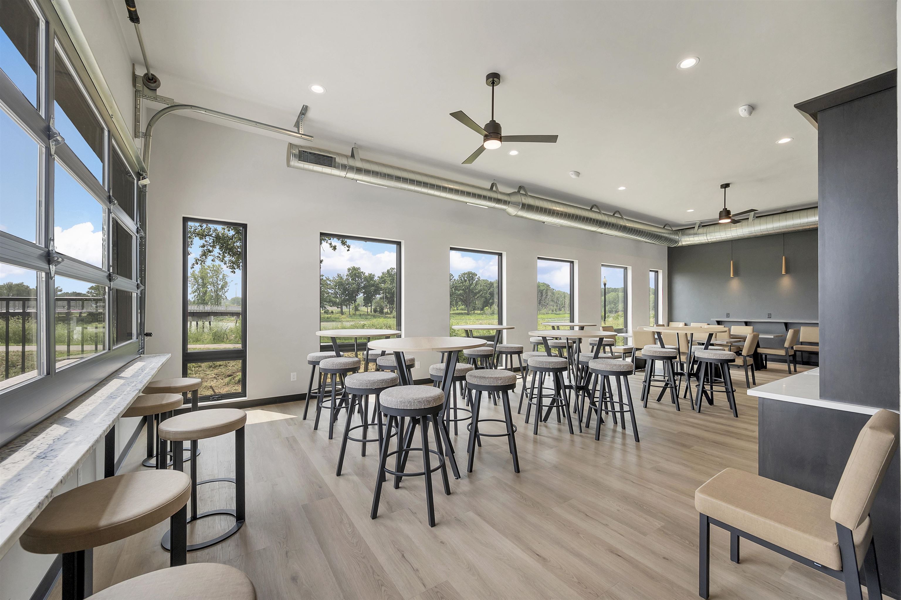 433 Aldon Circle, Unit 403 Ashwaubenon, WI 54304 - Photo 17 of 18