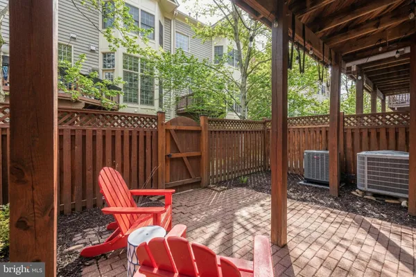 $949,000 | 5236 Brawner Place, Alexandria, VA 22304