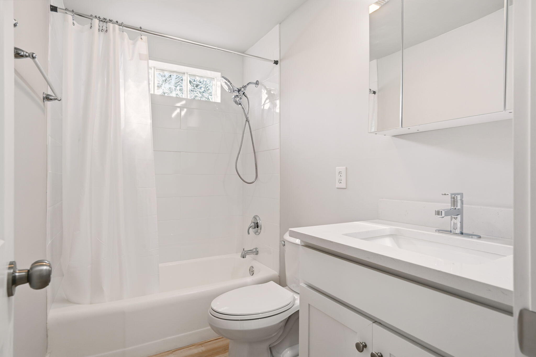 1855 Dogwood Road Charleston, SC 29414 - Photo 12 of 18 Bathroom
