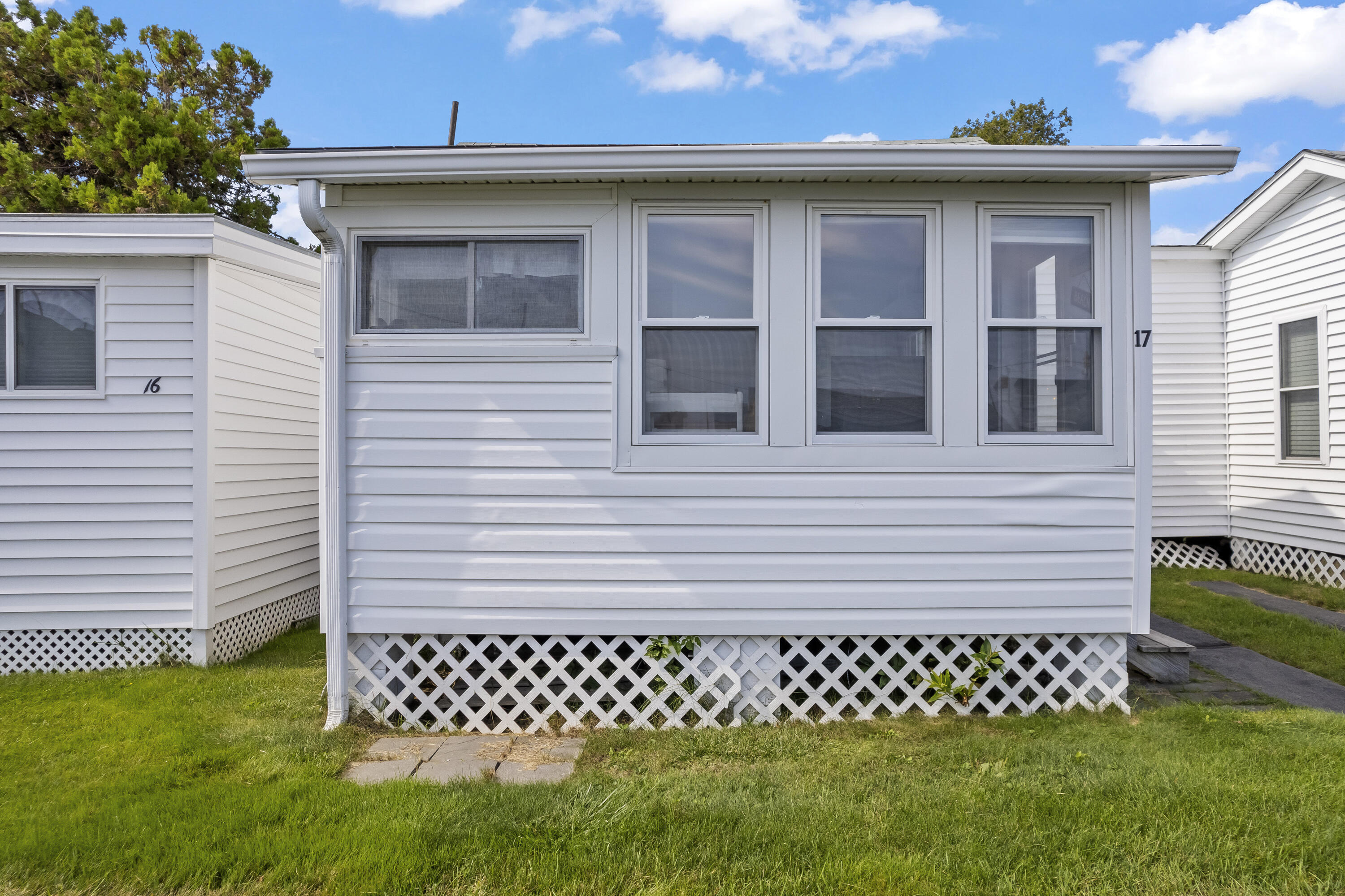 337 Long Sands Road, Unit 17 York, ME 03909 - Photo 2 of 25 337 Long Sands Rd #17, York
