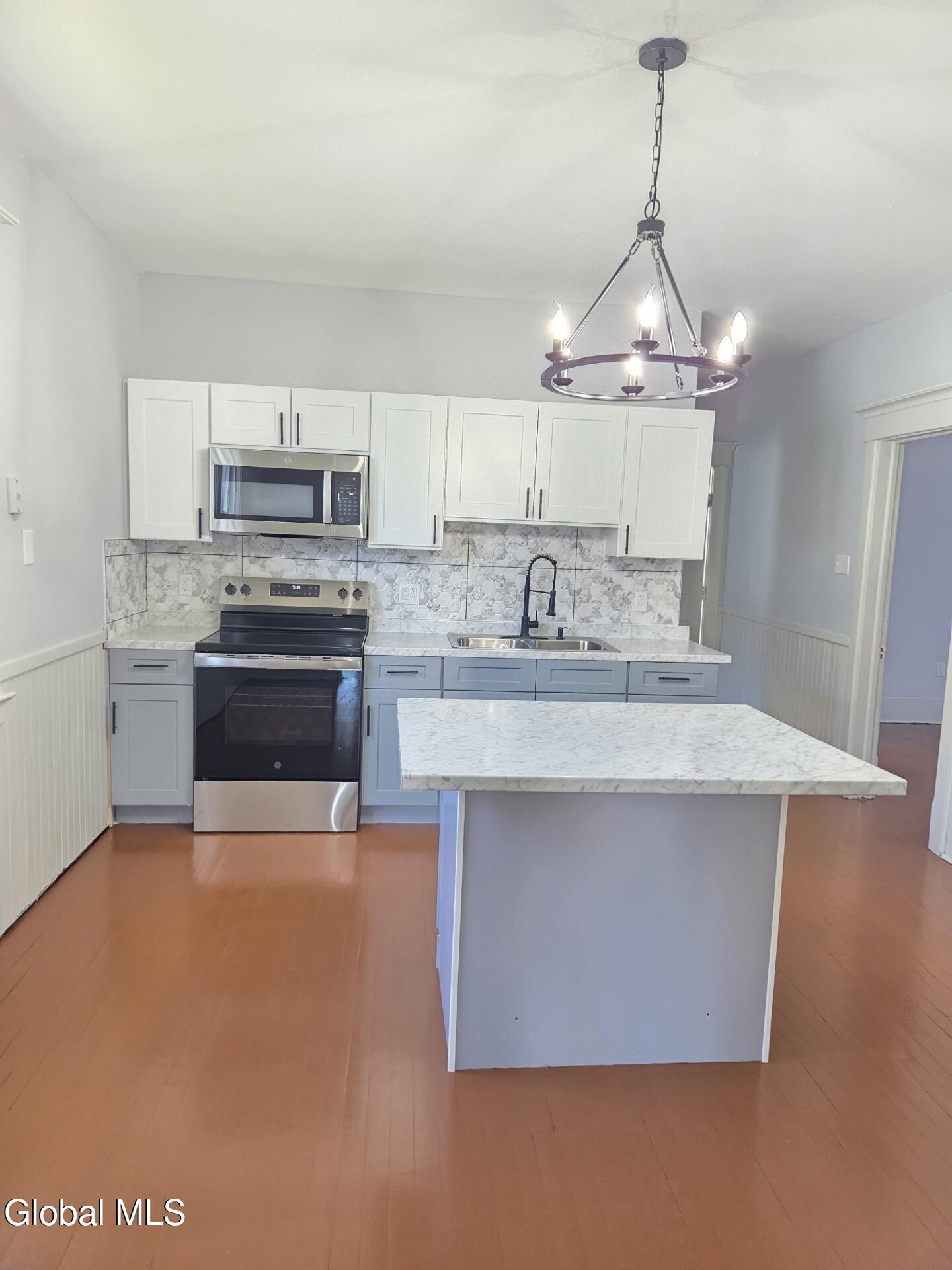 36 Hibbard Street Amsterdam, NY 12010 - Photo 17 of 27 Resized_IMG-20251109-WA0112