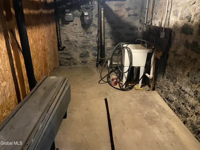 $249,900 | 36 Hibbard Street, Amsterdam, NY 12010