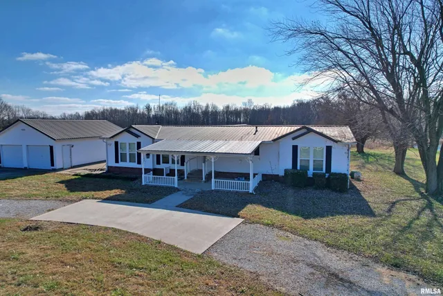 $169,900 | 2510 Strawberry Road, Metropolis, IL 62960