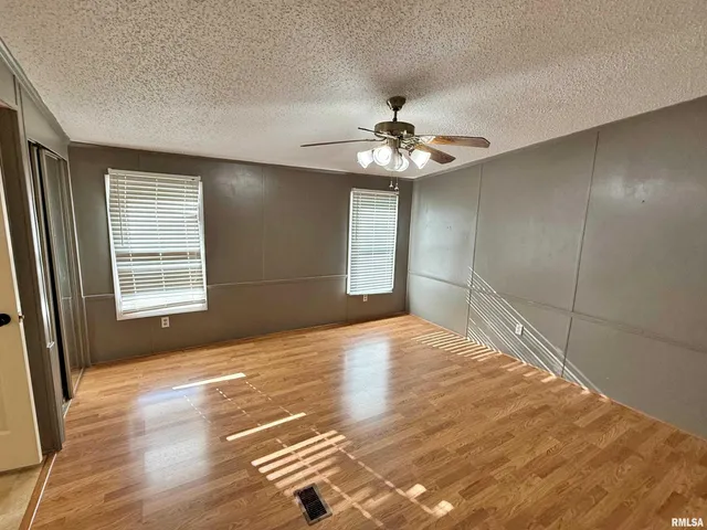 $169,900 | 2510 Strawberry Road, Metropolis, IL 62960