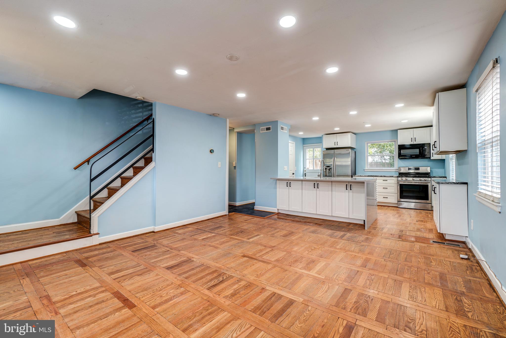 849 South Glebe Road Arlington, VA 22204 - Photo 7 of 38 Fresh paint