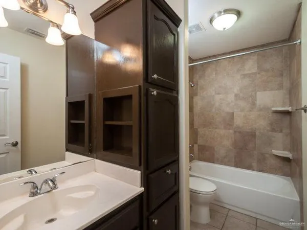 $2,000 | 3200 Santa Laura, Mission, TX 78572