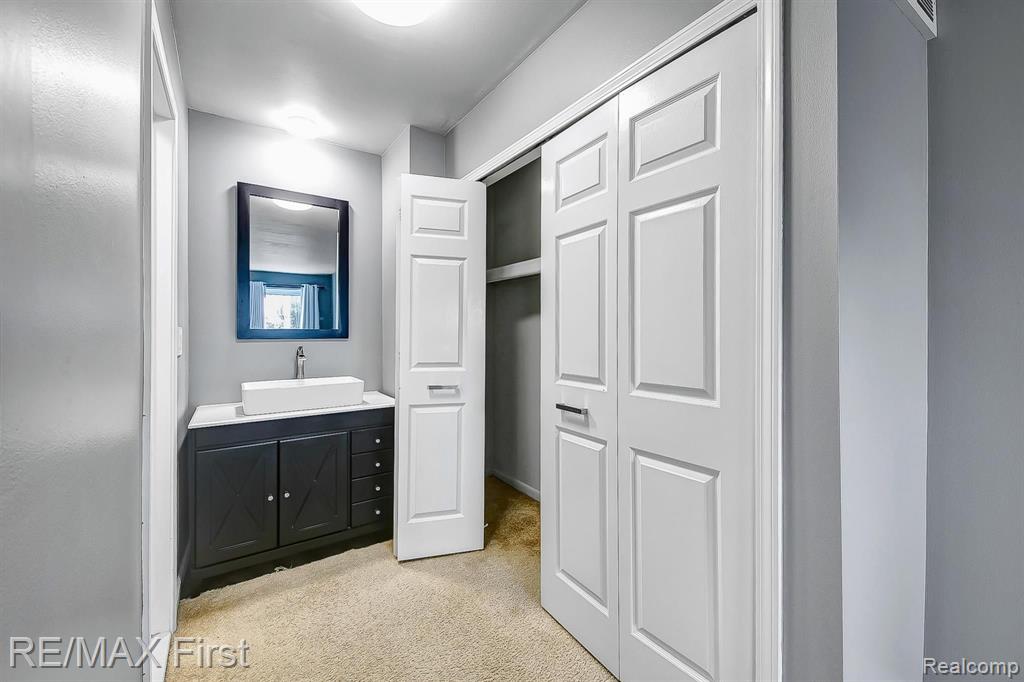 148 Stratford Lane Rochester Hills, MI 48309 - Photo 18 of 23