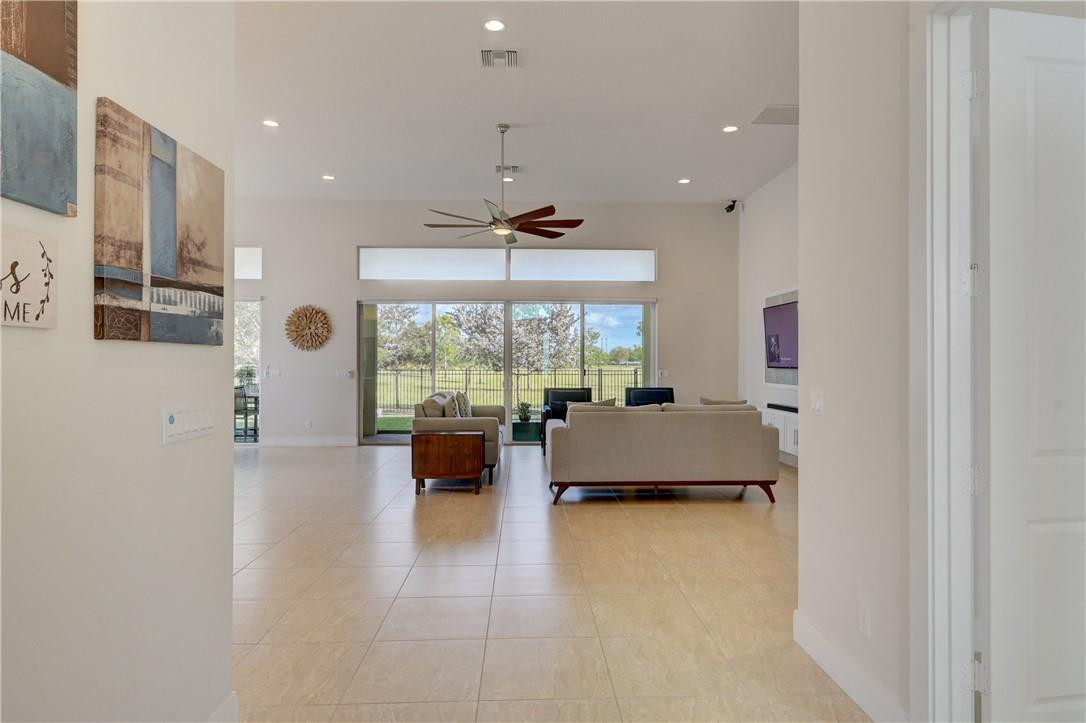 1000 Hookline Circle Loxahatchee, FL 33470 - Photo 8 of 98 Photo 8